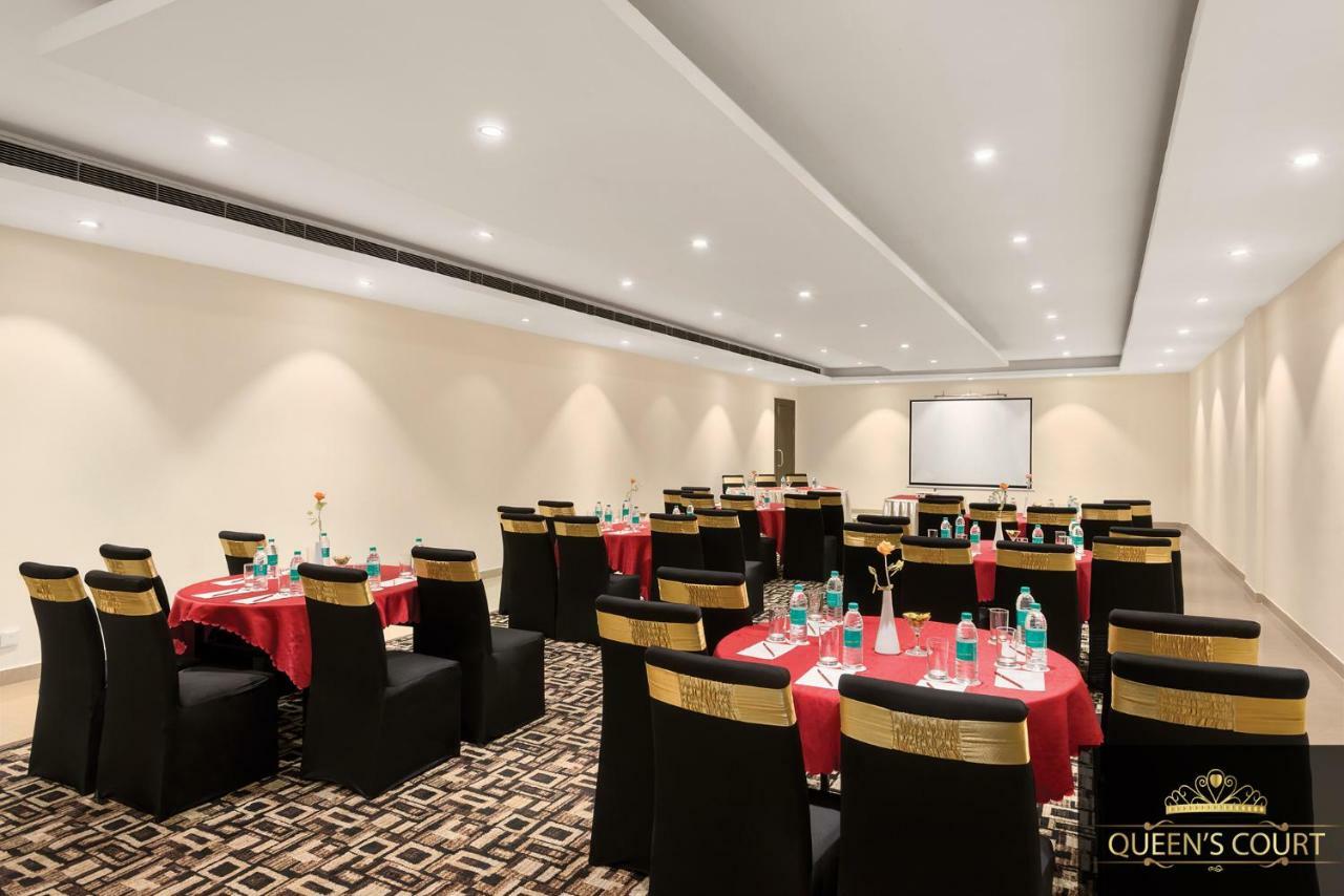 Ramada Neemrana Hotel Bagian luar foto