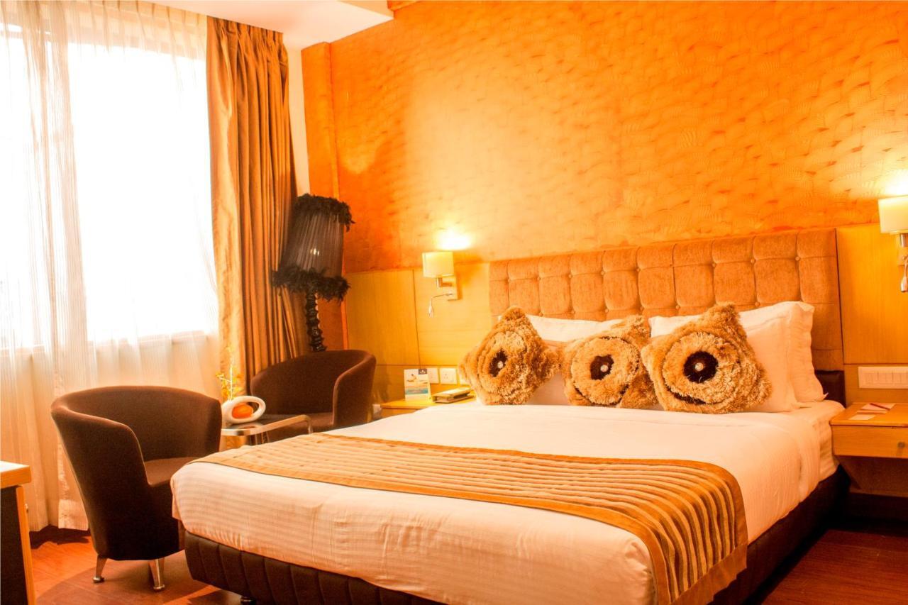 Ramada Neemrana Hotel Bagian luar foto